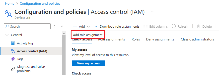 Screenshot della pagina Controllo di accesso (IAM) con il menu di assegnazione dei ruoli aperto.