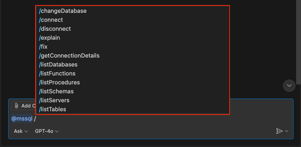 Captura de tela do primeiro conjunto de opções de comando de barra da extensão MSSQL no chat do GitHub Copilot.