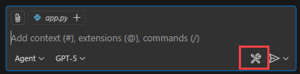 Captura de ecrã do painel de chat com realce à volta do ícone Configurar Ferramentas.