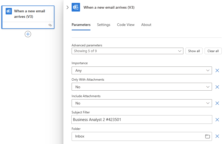A captura de ecrã mostra o fluxo de trabalho de Consumo e o ativador do Office 365 Outlook.