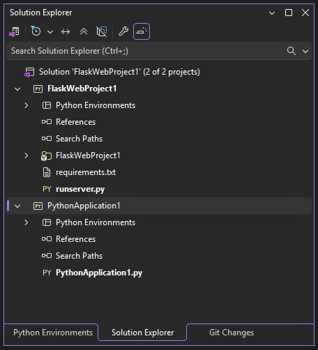 显示 Visual Studio 解决方案的屏幕截图，其中包含解决方案资源管理器中的 Python 和 Flask 项目。